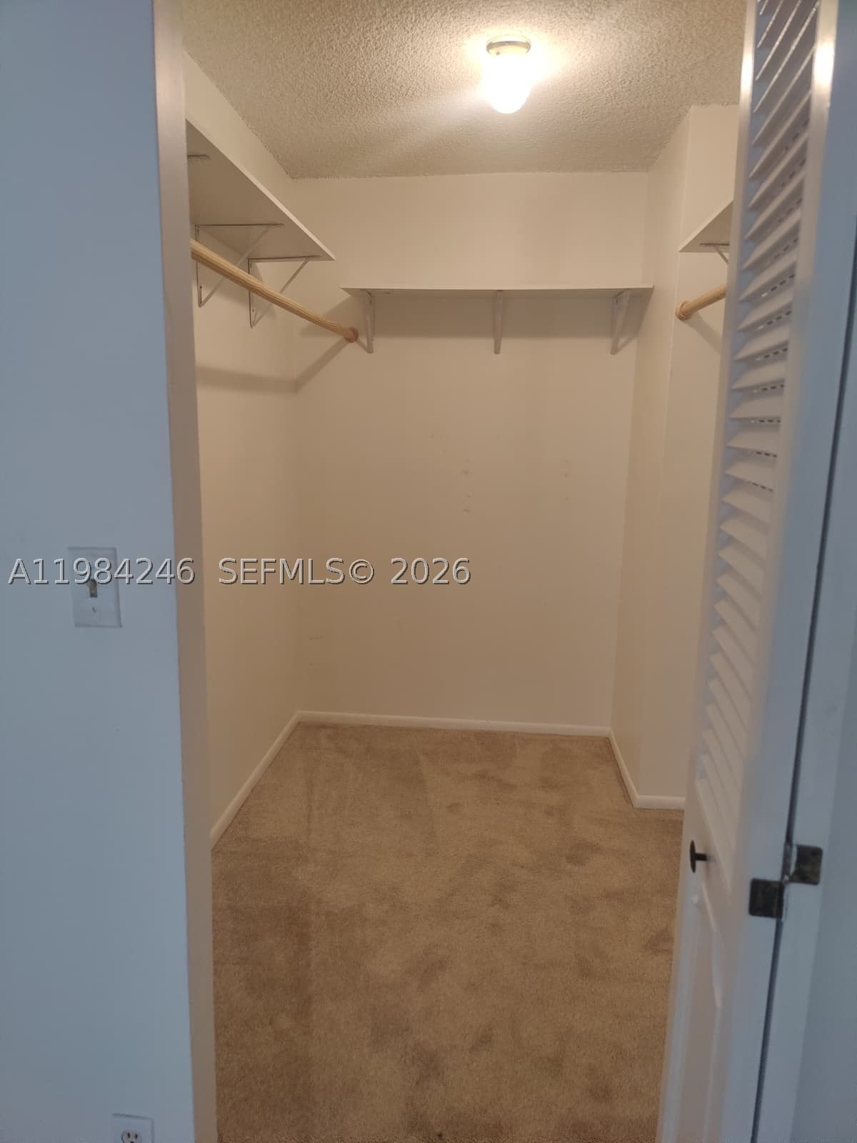 Real estate property located at 800 Parkview Dr #527, Broward, Oceanview Park Condo, Hallandale Beach, FL