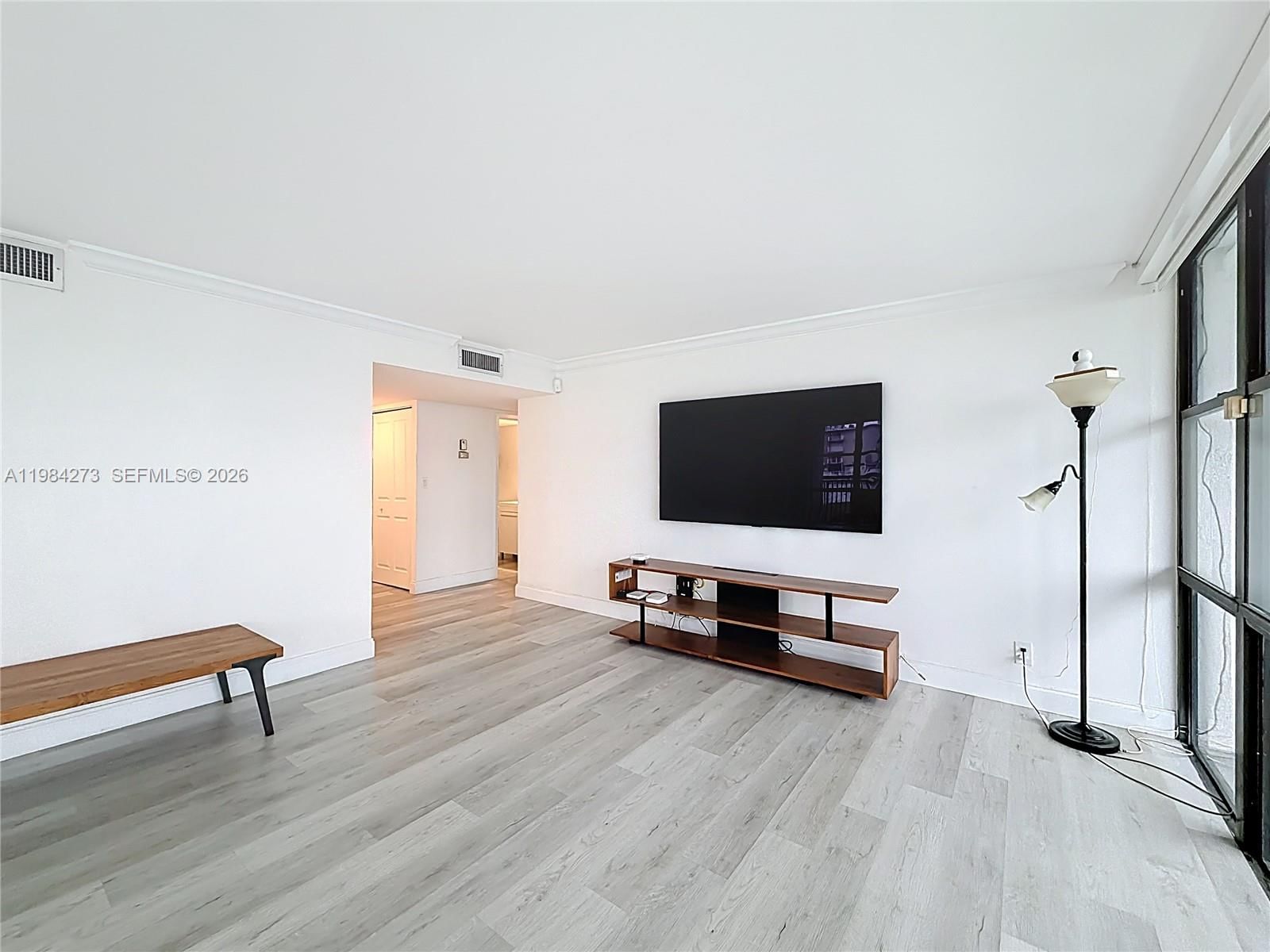 Real estate property located at 1000 Parkview Dr #121, Broward, Oceanview Park Condo, Hallandale Beach, FL