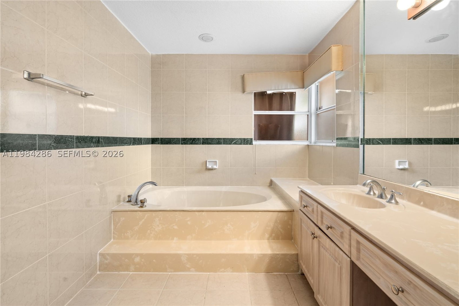 Real estate property located at 15425 114th St, Miami-dade, Hammocks Shores 2nd Addn, Miami, FL