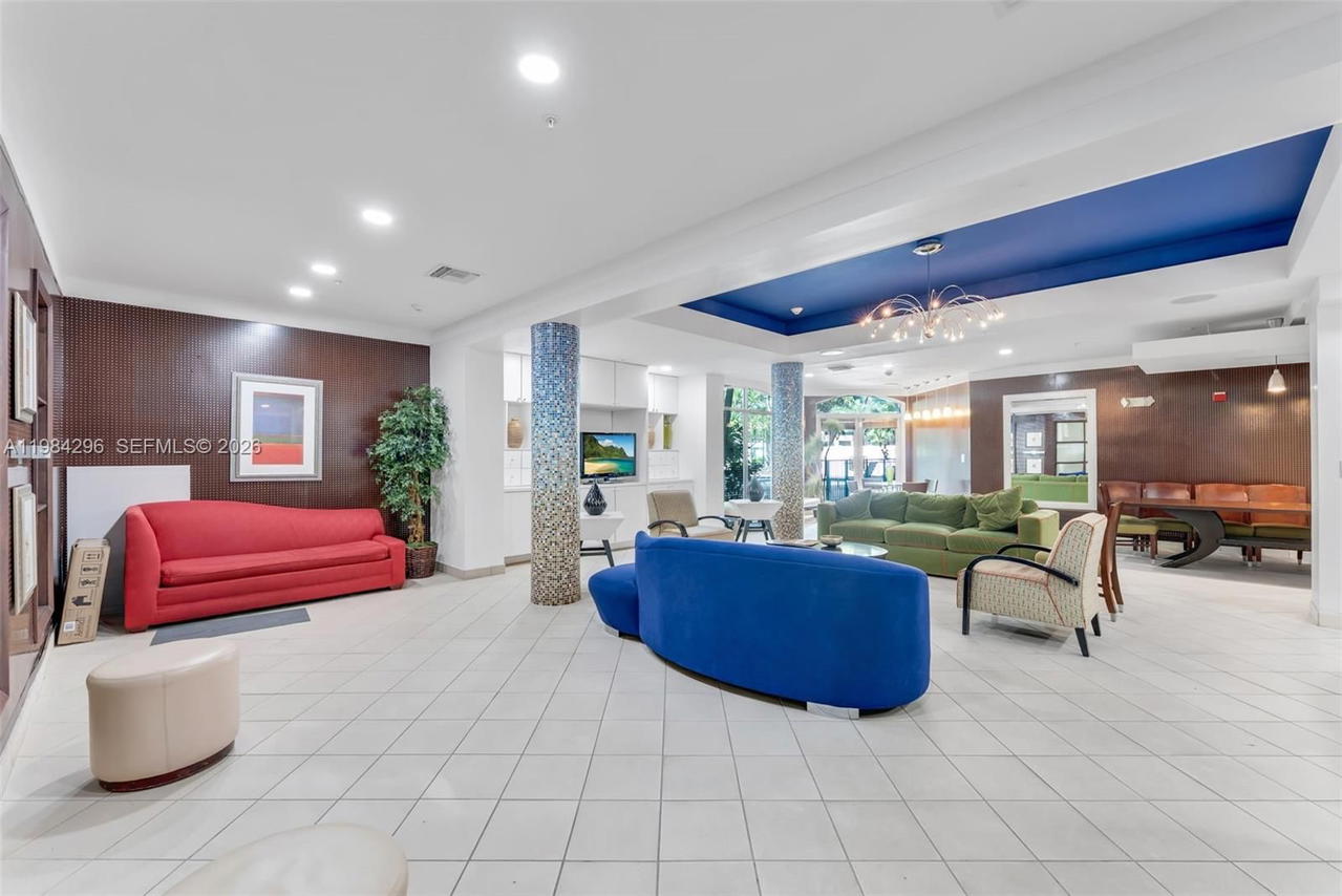 Real estate property located at 6001 70th St #531, Miami-dade, Valencia Condo, South Miami, FL