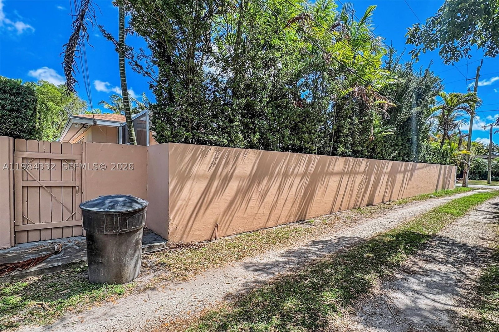 Real estate property located at 1800 Miami Springs Ave, Miami-dade, Fla Fruit Land Cos Sub, Miami Springs, FL