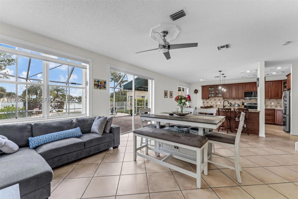 Real estate property located at 627 Willow Bend Rd, Broward, Sector 3 - Parcels H I J, Weston, FL