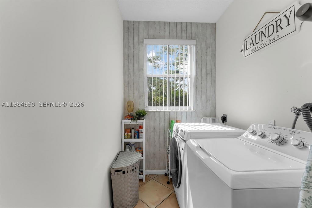 Real estate property located at 627 Willow Bend Rd, Broward, Sector 3 - Parcels H I J, Weston, FL