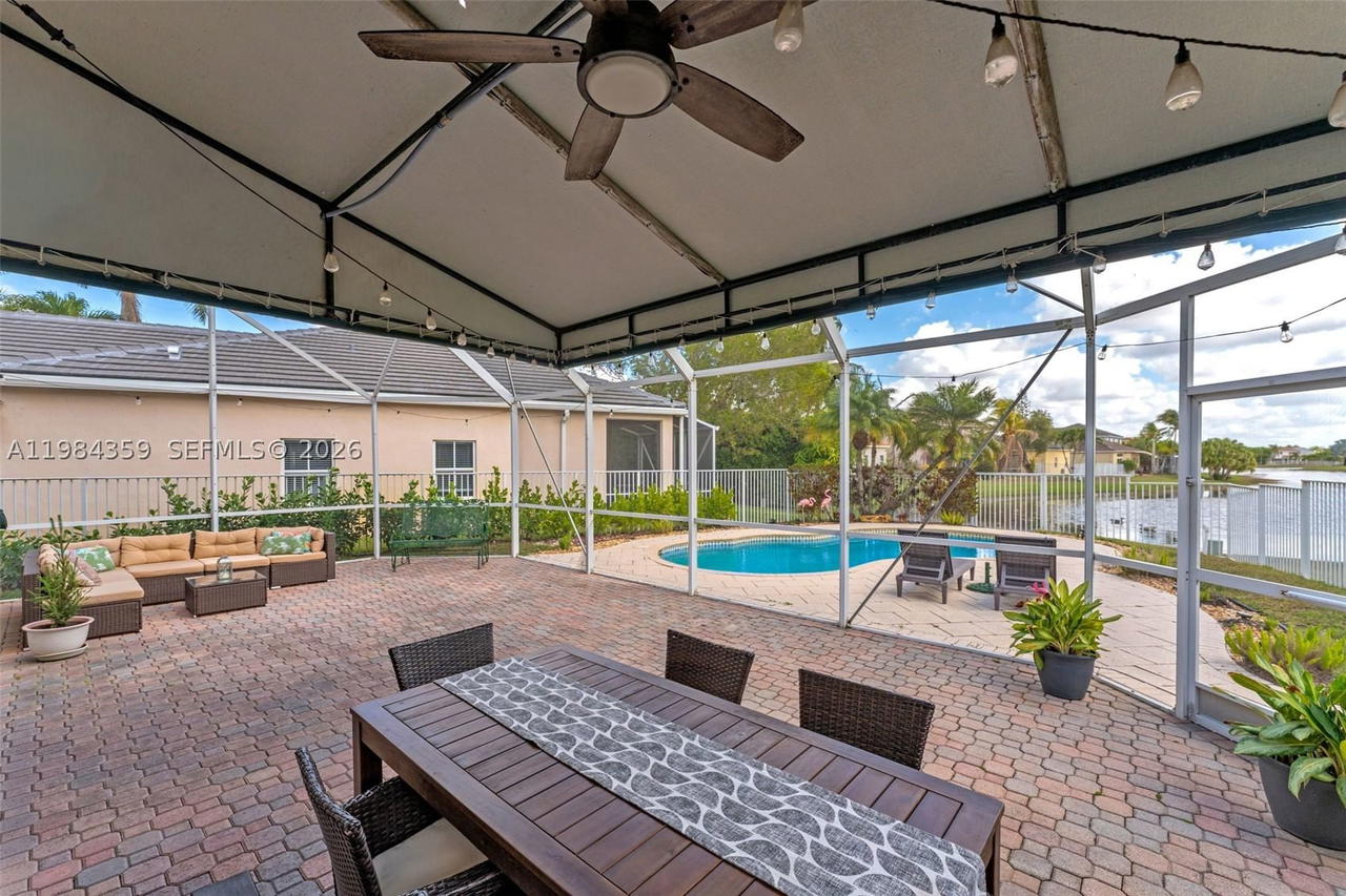 Real estate property located at 627 Willow Bend Rd, Broward, Sector 3 - Parcels H I J, Weston, FL