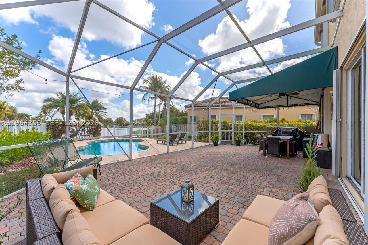 Real estate property located at 627 Willow Bend Rd, Broward, Sector 3 - Parcels H I J, Weston, FL