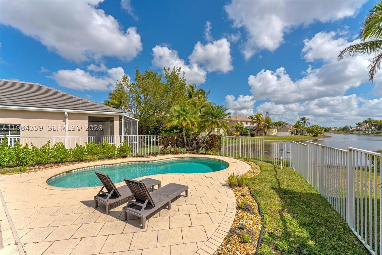 Real estate property located at 627 Willow Bend Rd, Broward, Sector 3 - Parcels H I J, Weston, FL