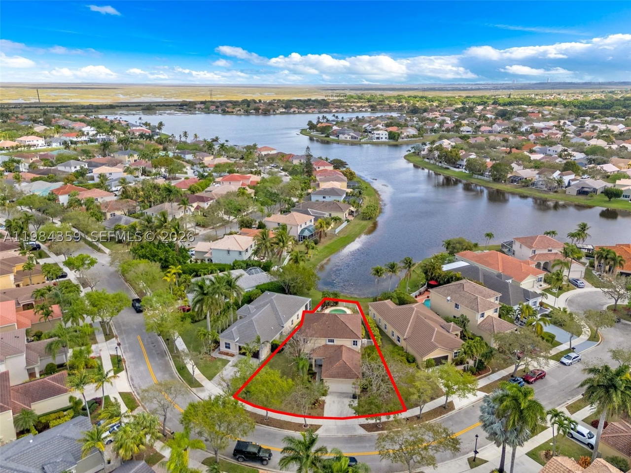 Real estate property located at 627 Willow Bend Rd, Broward, Sector 3 - Parcels H I J, Weston, FL