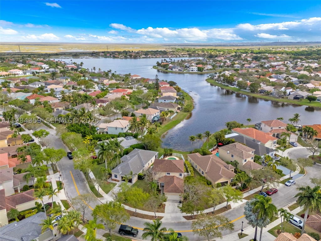 Real estate property located at 627 Willow Bend Rd, Broward, Sector 3 - Parcels H I J, Weston, FL