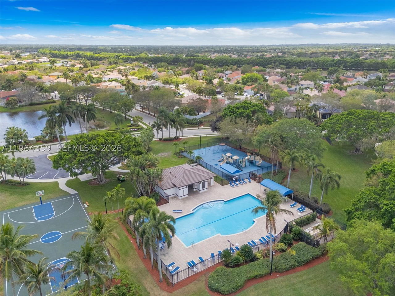 Real estate property located at 627 Willow Bend Rd, Broward, Sector 3 - Parcels H I J, Weston, FL