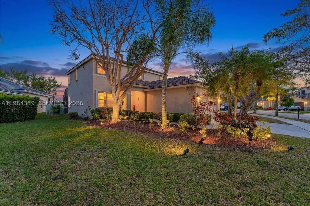 Real estate property located at 627 Willow Bend Rd, Broward, Sector 3 - Parcels H I J, Weston, FL