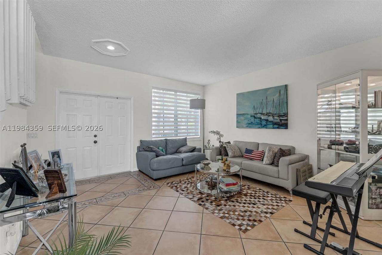 Real estate property located at 627 Willow Bend Rd, Broward, Sector 3 - Parcels H I J, Weston, FL