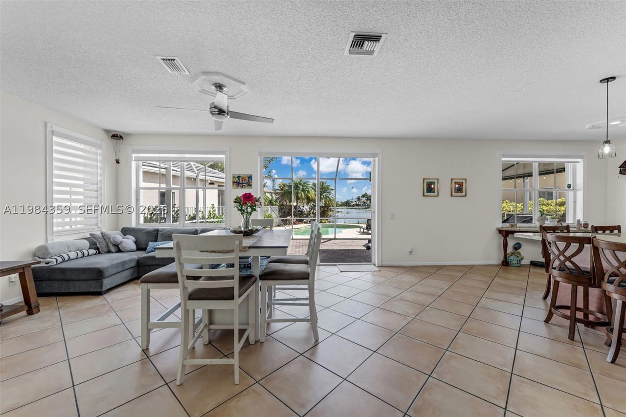 Real estate property located at 627 Willow Bend Rd, Broward, Sector 3 - Parcels H I J, Weston, FL