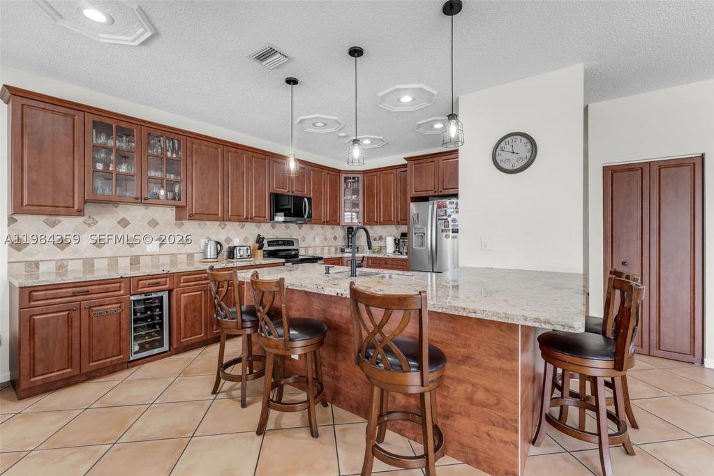 Real estate property located at 627 Willow Bend Rd, Broward, Sector 3 - Parcels H I J, Weston, FL