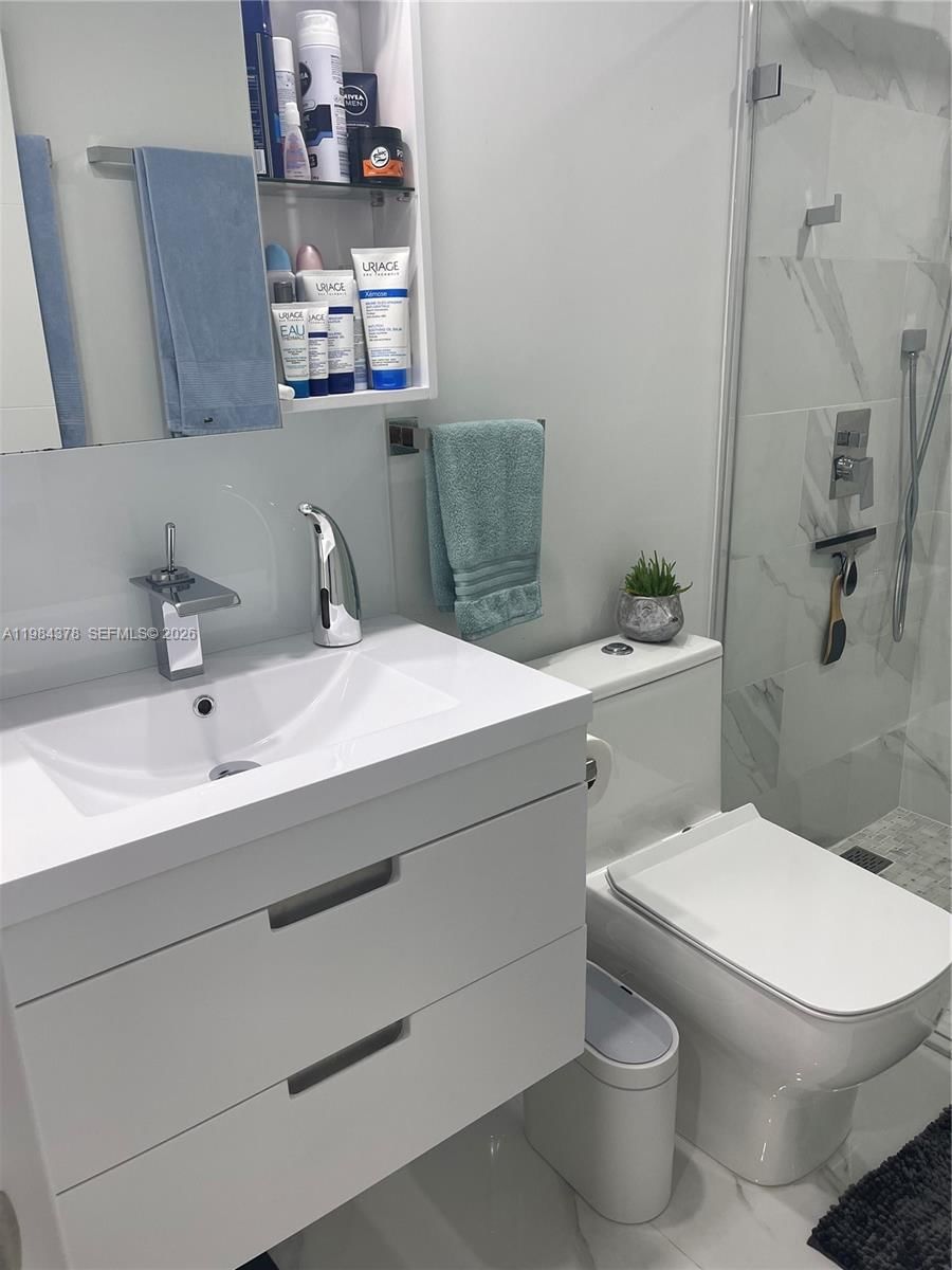 Real estate property located at 926 Michigan Ave #3, Miami-dade, Plaza Condo, Miami Beach, FL