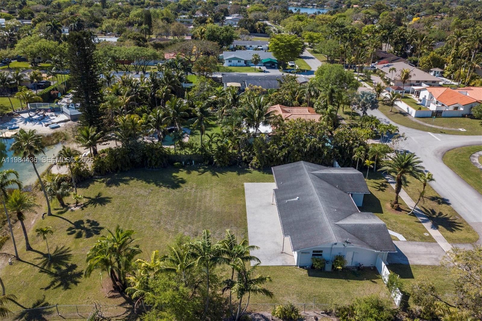 Real estate property located at 11807 112th Ave, Miami-dade, Oakland Acres, Miami, FL