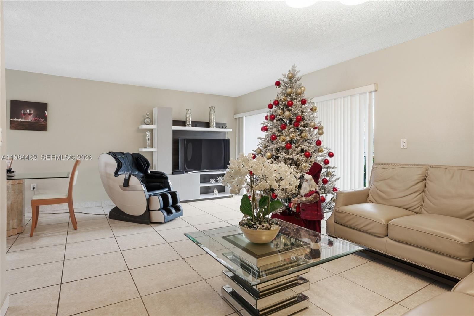 Real estate property located at 210 87th Ave L206, Miami-dade, Park East Condo, Miami, FL