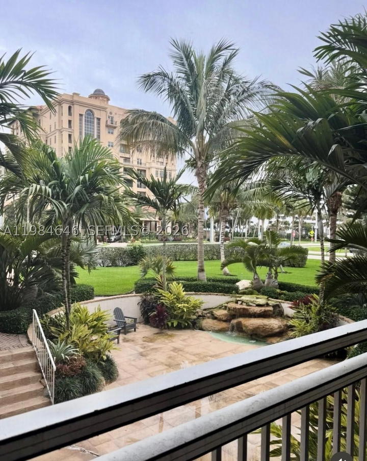 Real estate property located at 2501 Ocean Blvd #1040, Palm Beach, Boca Capri Condo Apts Sly, Boca Raton, FL