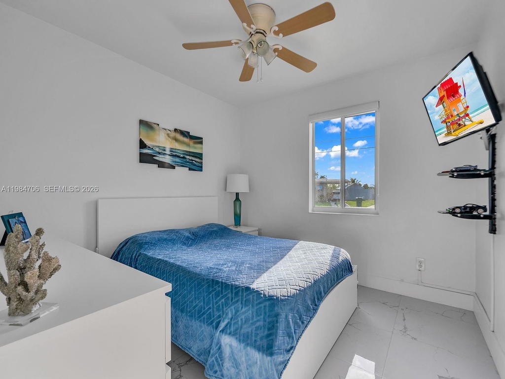 Real estate property located at 4721 108th Ave, Miami-dade, Westwood Lake 3rd Addn, Miami, FL