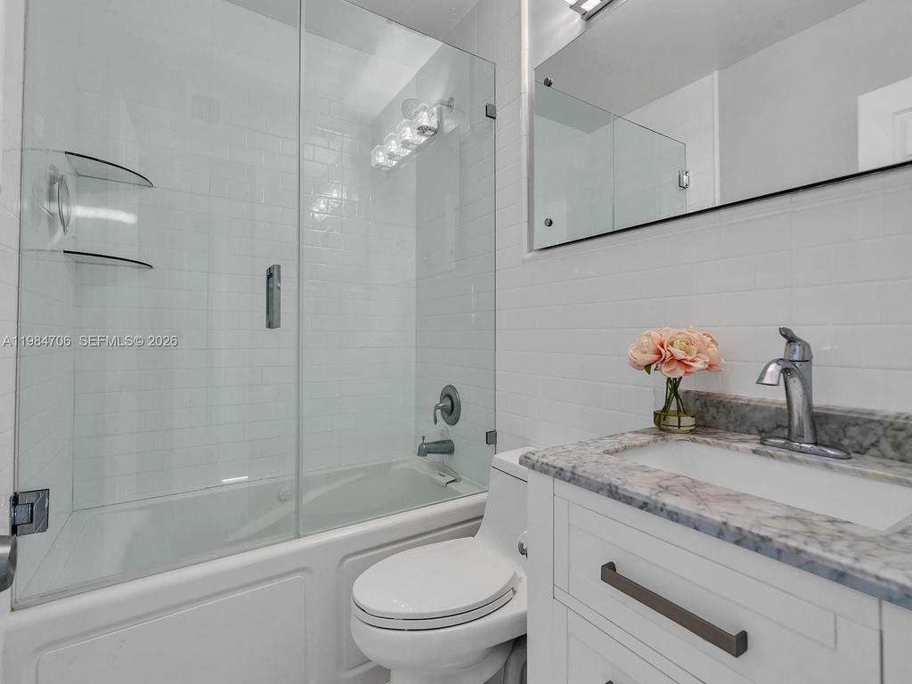 Real estate property located at 4721 108th Ave, Miami-dade, Westwood Lake 3rd Addn, Miami, FL