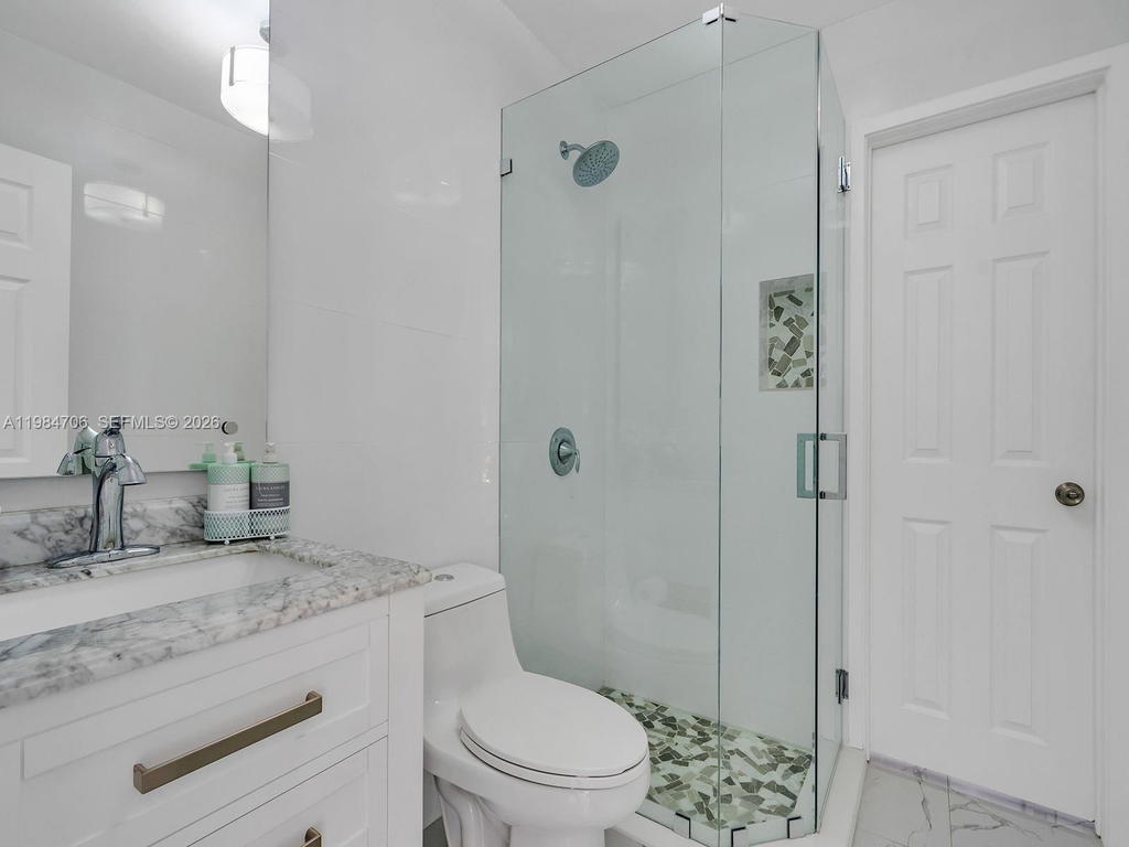 Real estate property located at 4721 108th Ave, Miami-dade, Westwood Lake 3rd Addn, Miami, FL