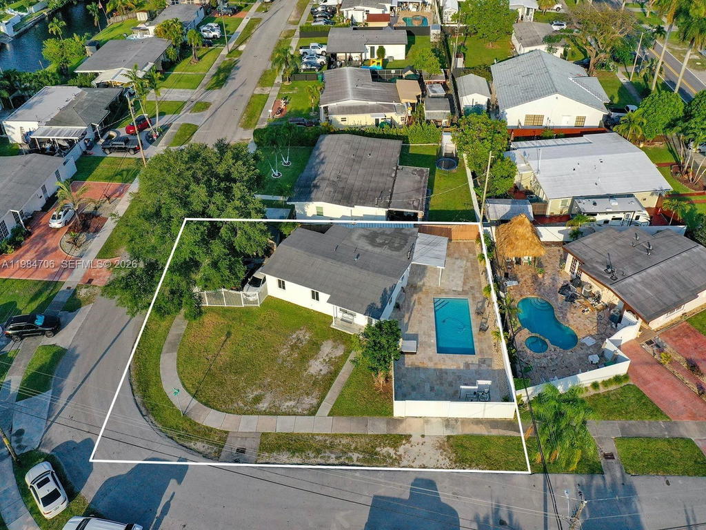 Real estate property located at 4721 108th Ave, Miami-dade, Westwood Lake 3rd Addn, Miami, FL