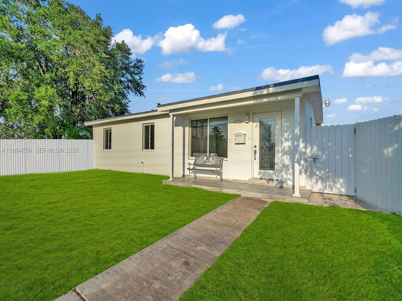 Real estate property located at 4721 108th Ave, Miami-dade, Westwood Lake 3rd Addn, Miami, FL