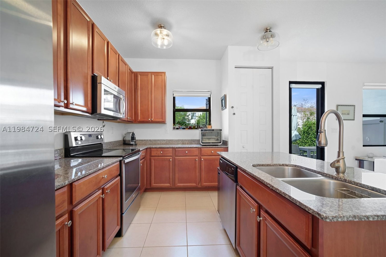 Real estate property located at 901 191st St, Miami-dade, Champion Lakes, Miami, FL