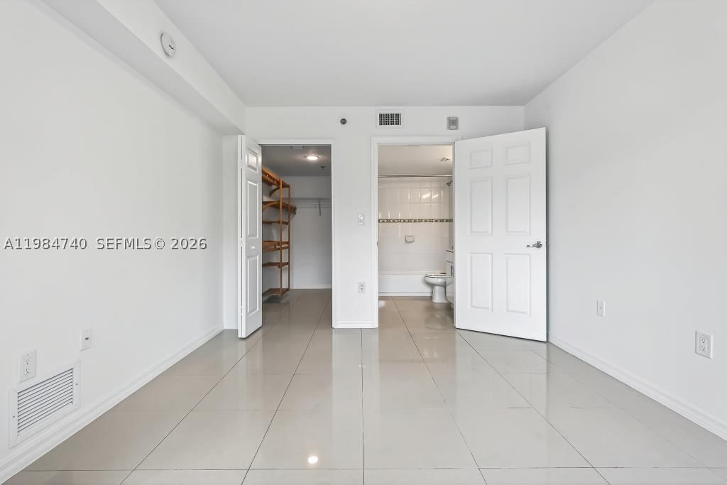 Real estate property located at 2475 16th St Rd #211, Miami-dade, River Run South Condo, Miami, FL