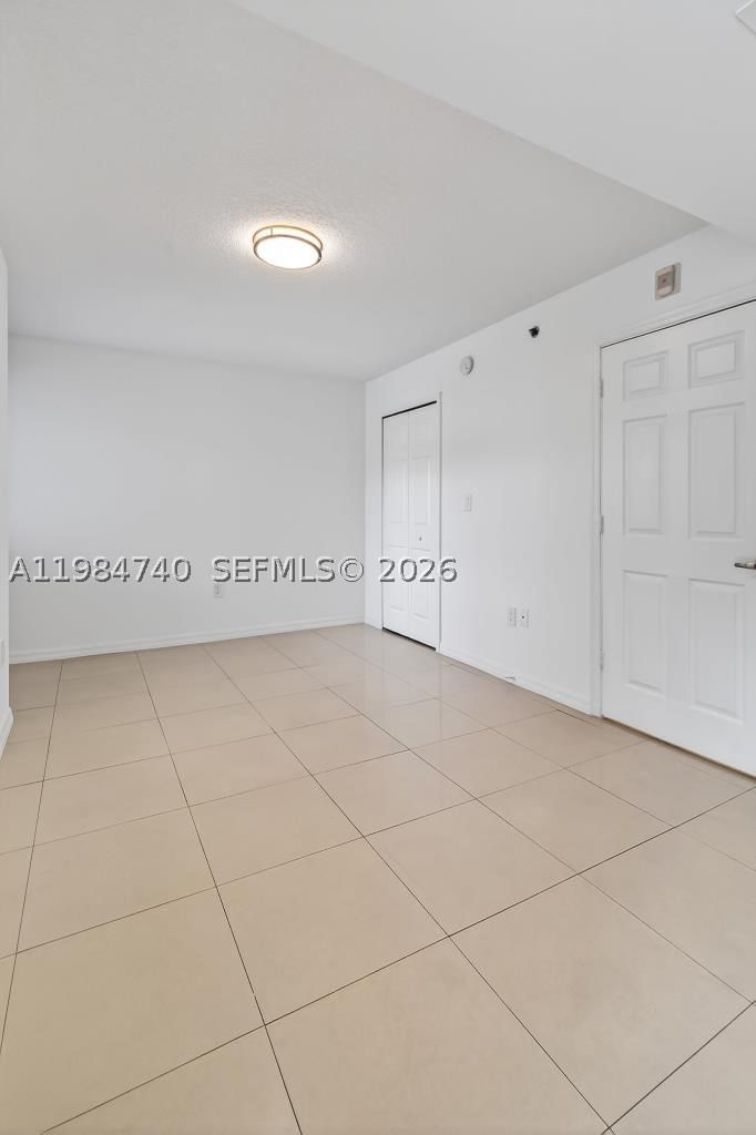 Real estate property located at 2475 16th St Rd #211, Miami-dade, River Run South Condo, Miami, FL