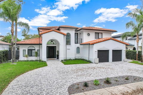 Real estate property located at 7993 161st Ter, Miami-dade, Silvercrest Lake Estates, Miami Lakes, FL