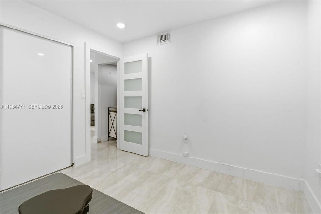 Real estate property located at 8027 Lake Dr #204, Miami-dade, Doral Court Condo, Doral, FL