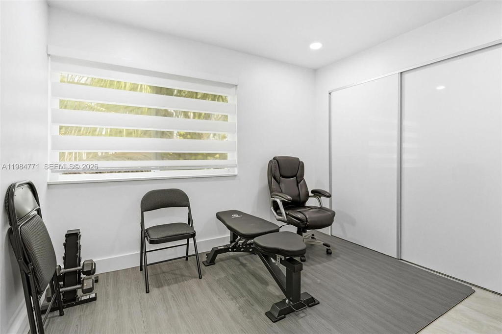 Real estate property located at 8027 Lake Dr #204, Miami-dade, Doral Court Condo, Doral, FL