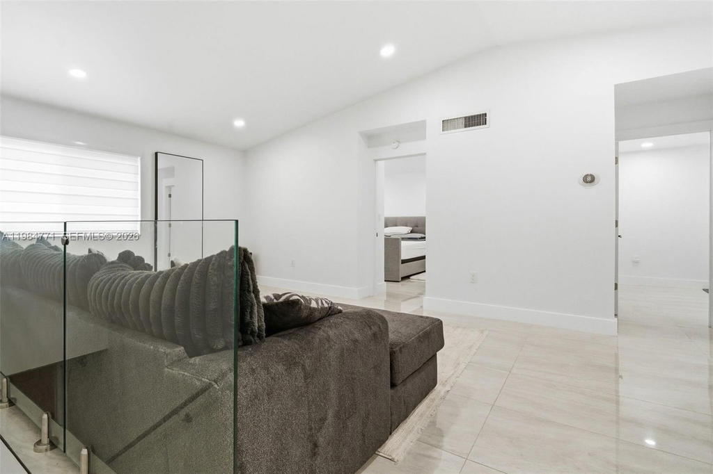 Real estate property located at 8027 Lake Dr #204, Miami-dade, Doral Court Condo, Doral, FL