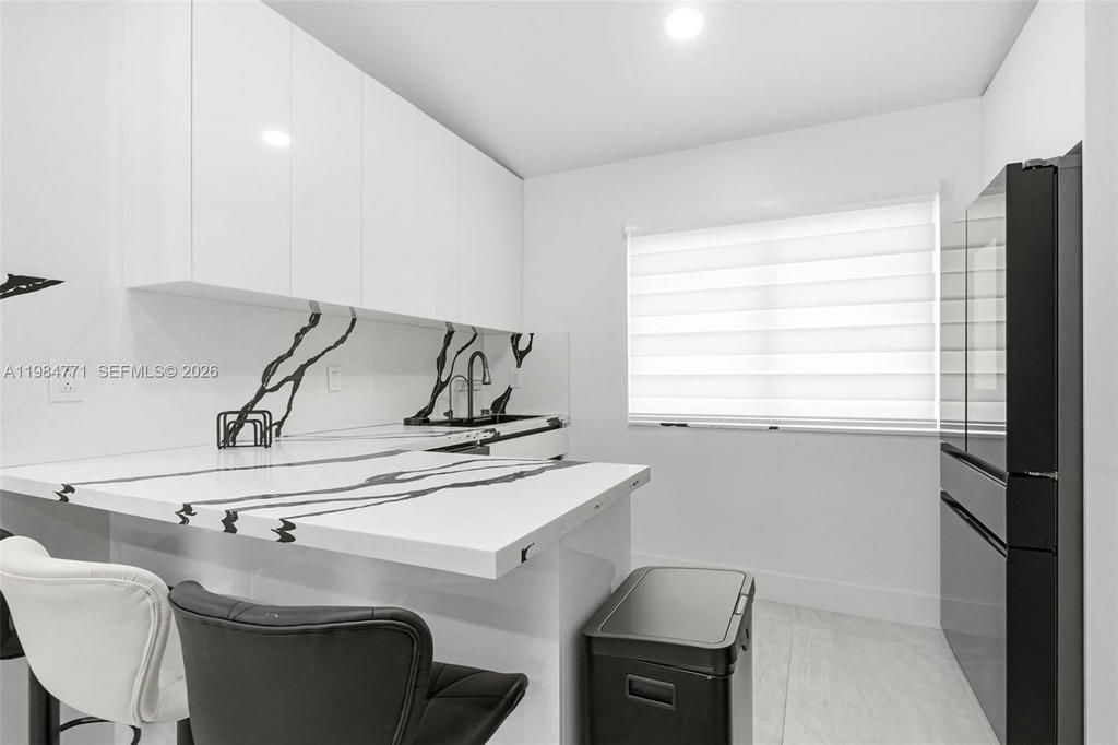 Real estate property located at 8027 Lake Dr #204, Miami-dade, Doral Court Condo, Doral, FL
