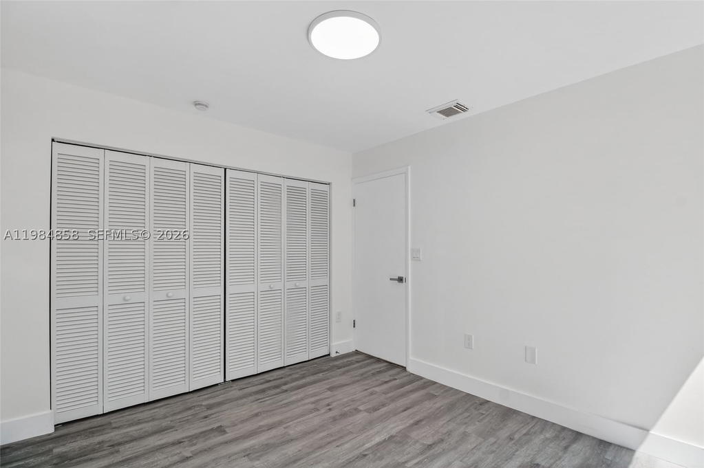 Real estate property located at 11776 90th Ter, Miami-dade, Poinciana At Oaks Landing, Miami, FL