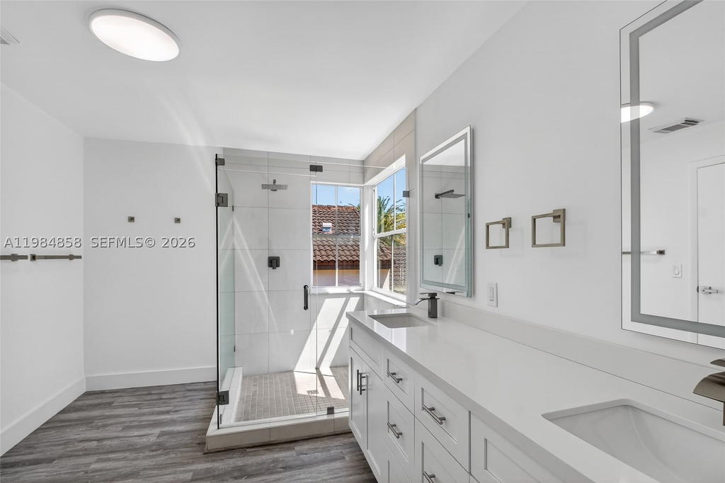 Real estate property located at 11776 90th Ter, Miami-dade, Poinciana At Oaks Landing, Miami, FL