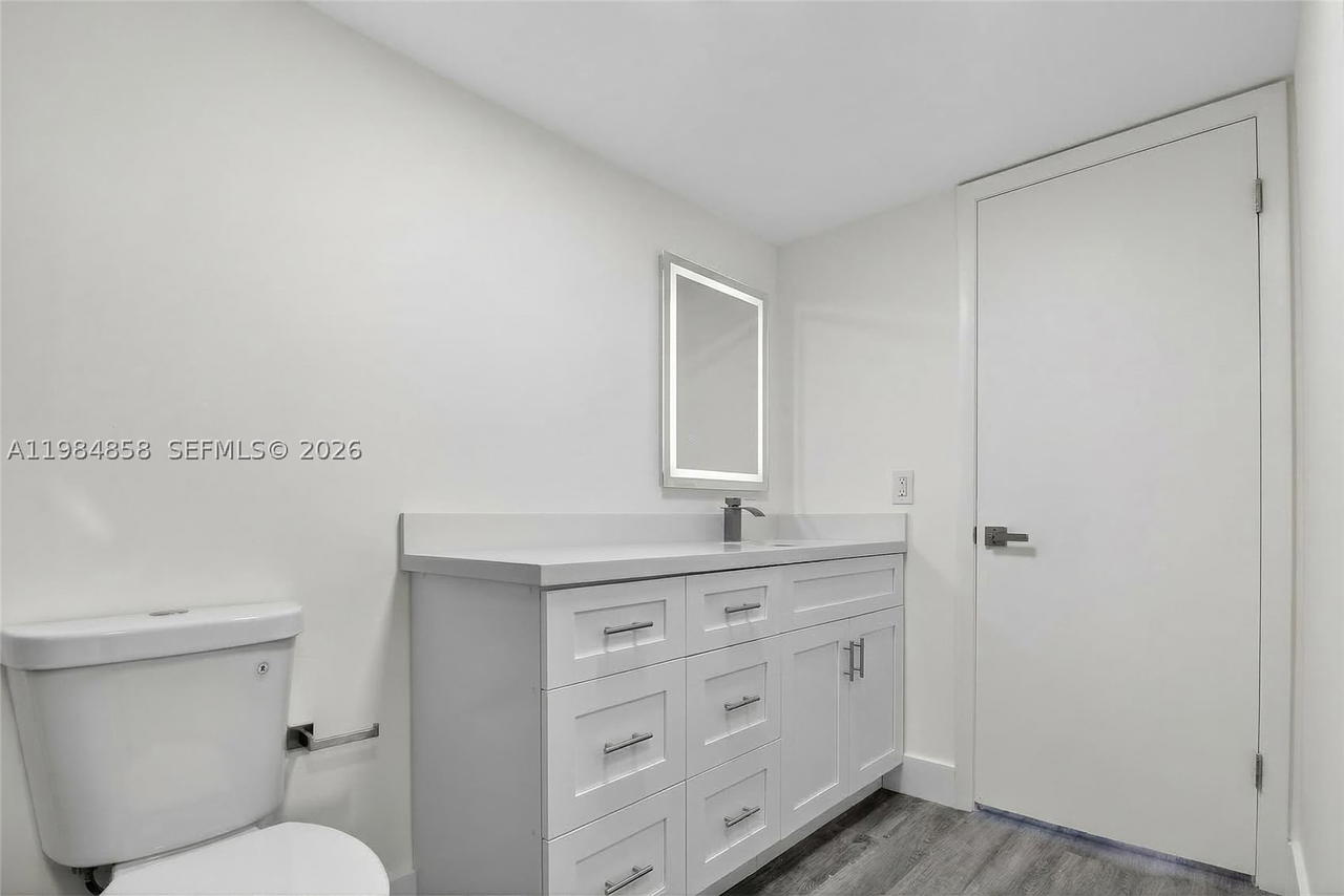 Real estate property located at 11776 90th Ter, Miami-dade, Poinciana At Oaks Landing, Miami, FL