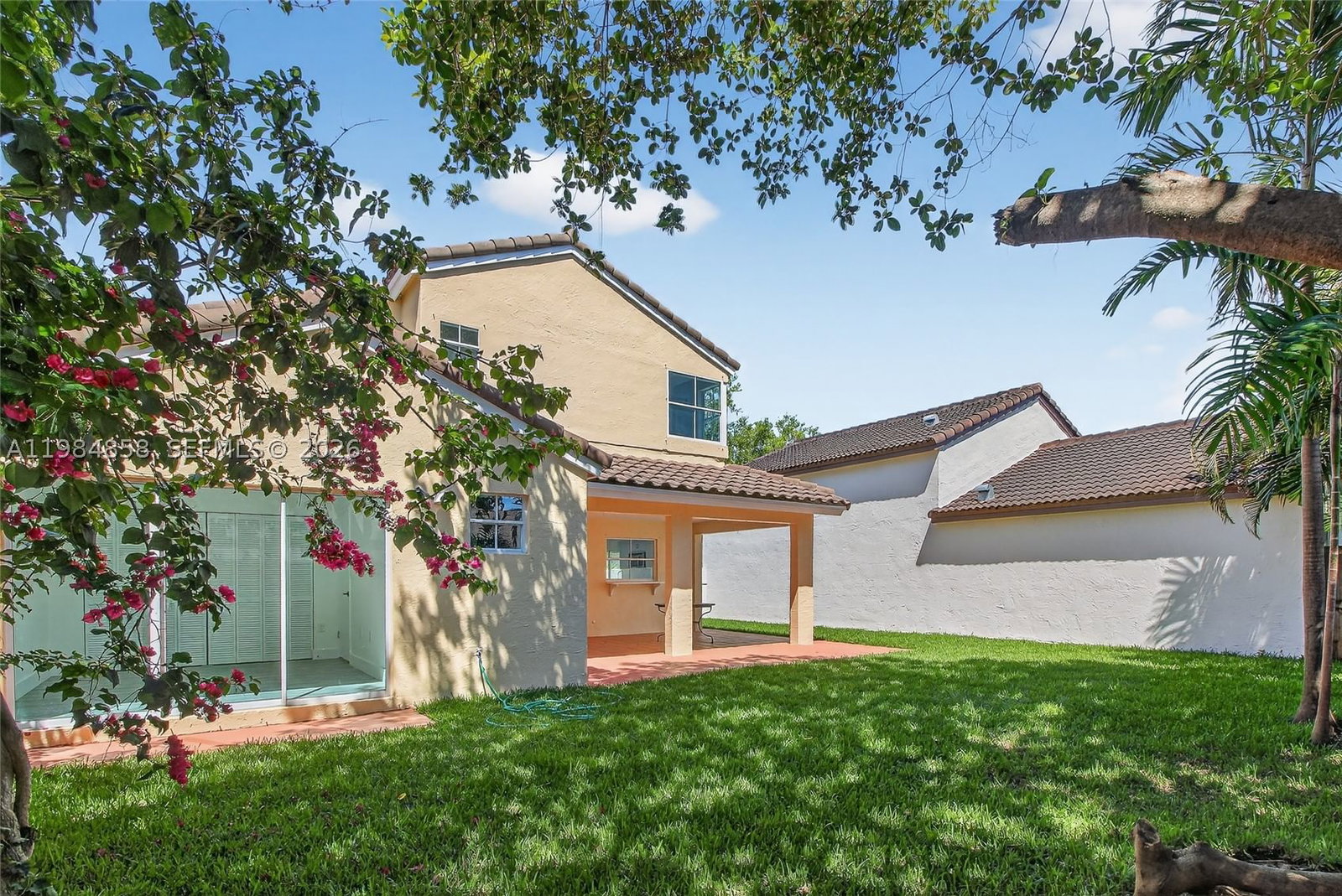Real estate property located at 11776 90th Ter, Miami-dade, Poinciana At Oaks Landing, Miami, FL