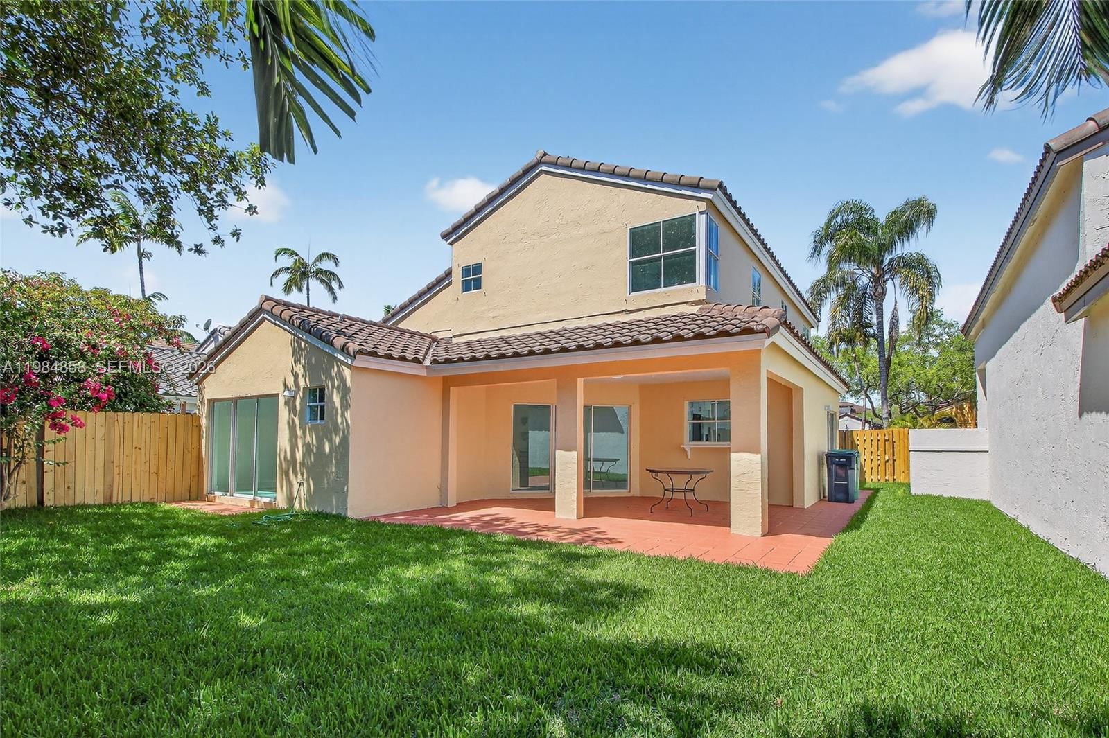 Real estate property located at 11776 90th Ter, Miami-dade, Poinciana At Oaks Landing, Miami, FL