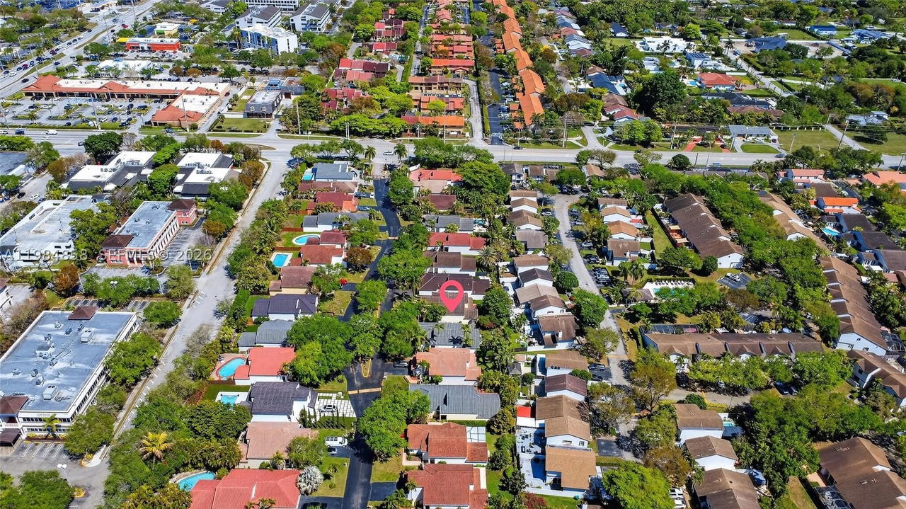 Real estate property located at 11776 90th Ter, Miami-dade, Poinciana At Oaks Landing, Miami, FL