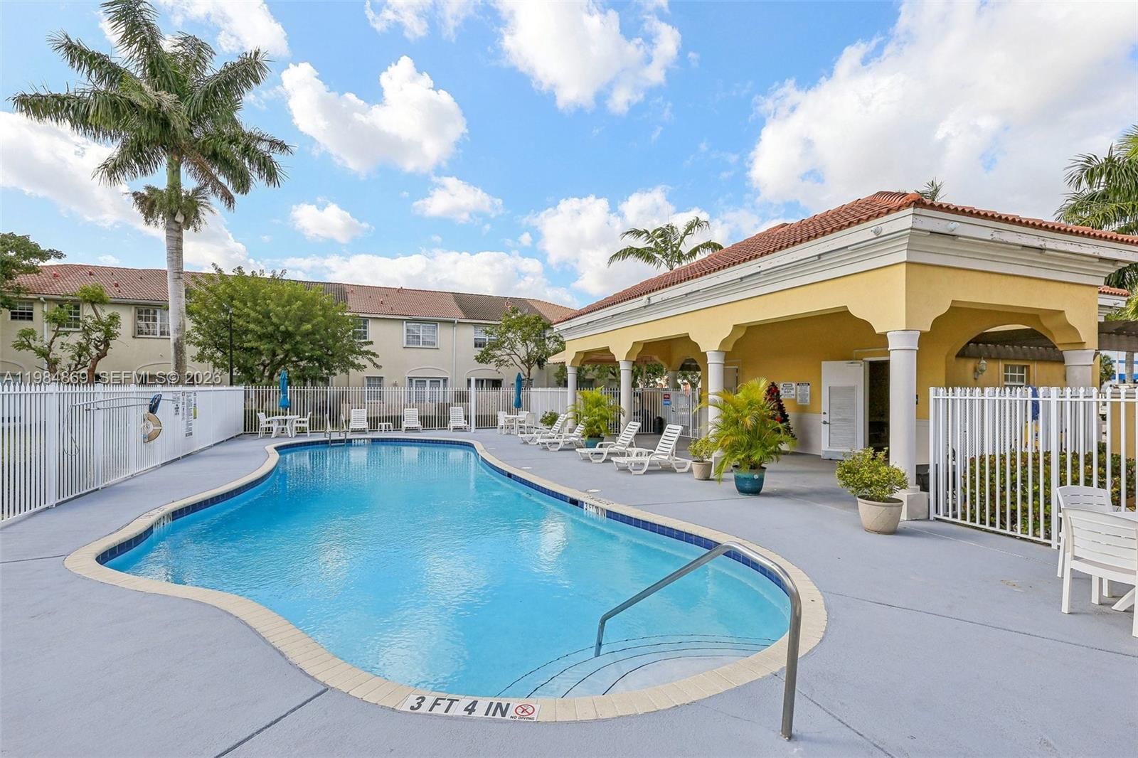 Real estate property located at 2109 3rd Ct, Miami-dade, Portofino Villas West, Homestead, FL