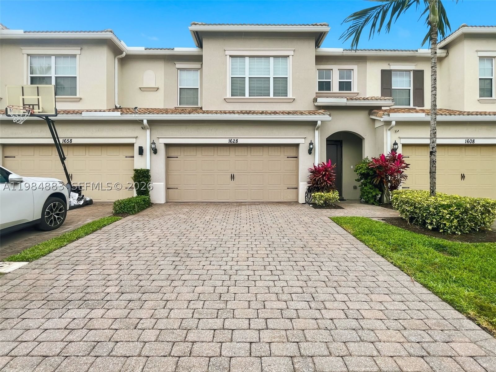 Real estate property located at 1628 Myrtle Oak Ter, Broward, Hillcrest Country Club So, Hollywood, FL