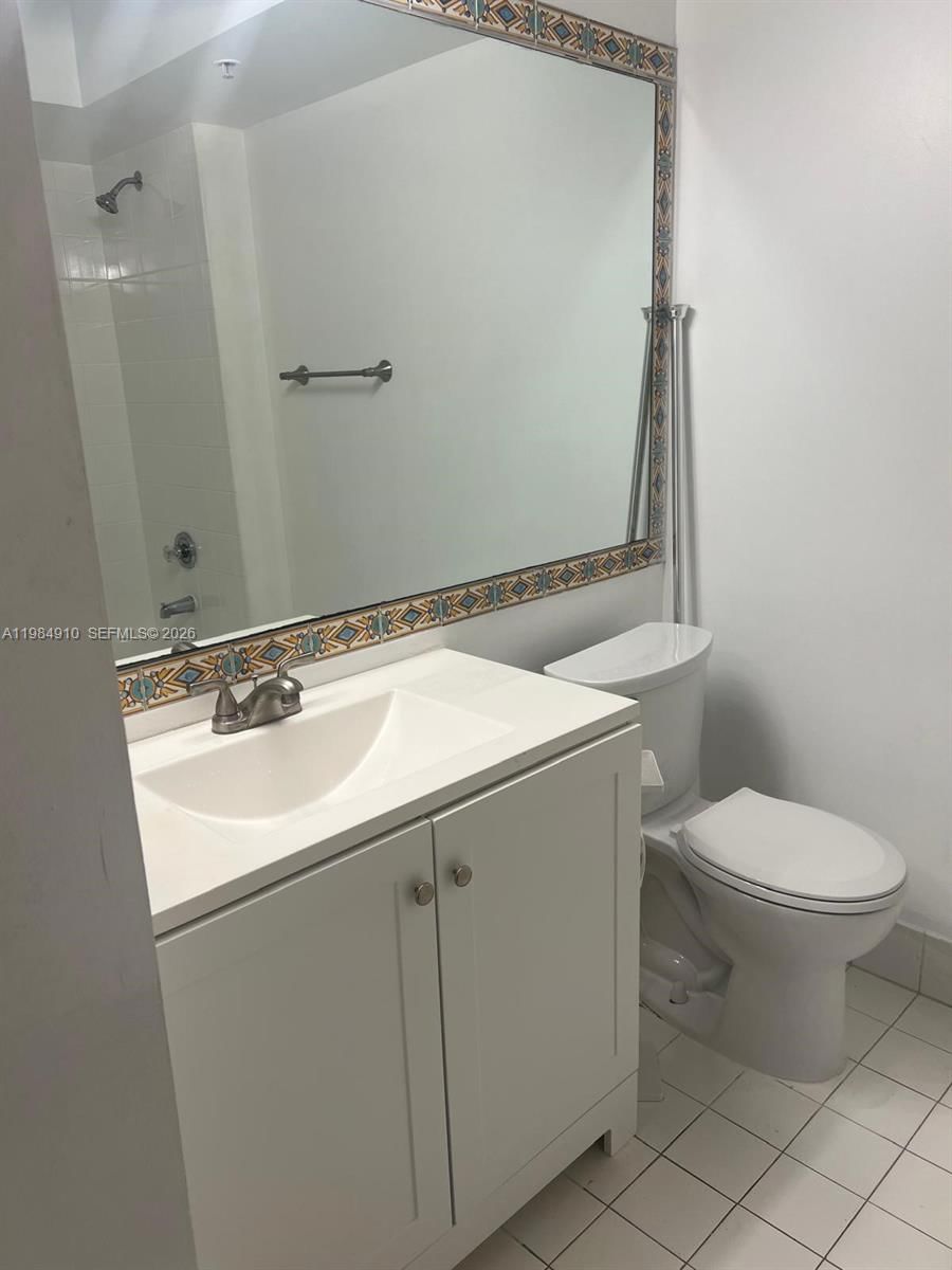 Real estate property located at 155 96th Ter #2-201, Broward, La Via Condominium, Pembroke Pines, FL