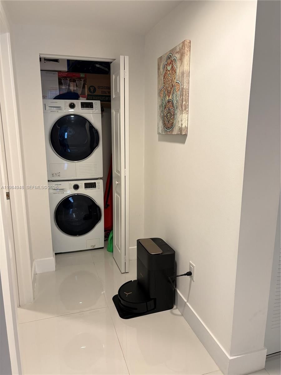 Real estate property located at 10950 82nd St #319, Miami-dade, Islands At Doral 1st Addi, Doral, FL