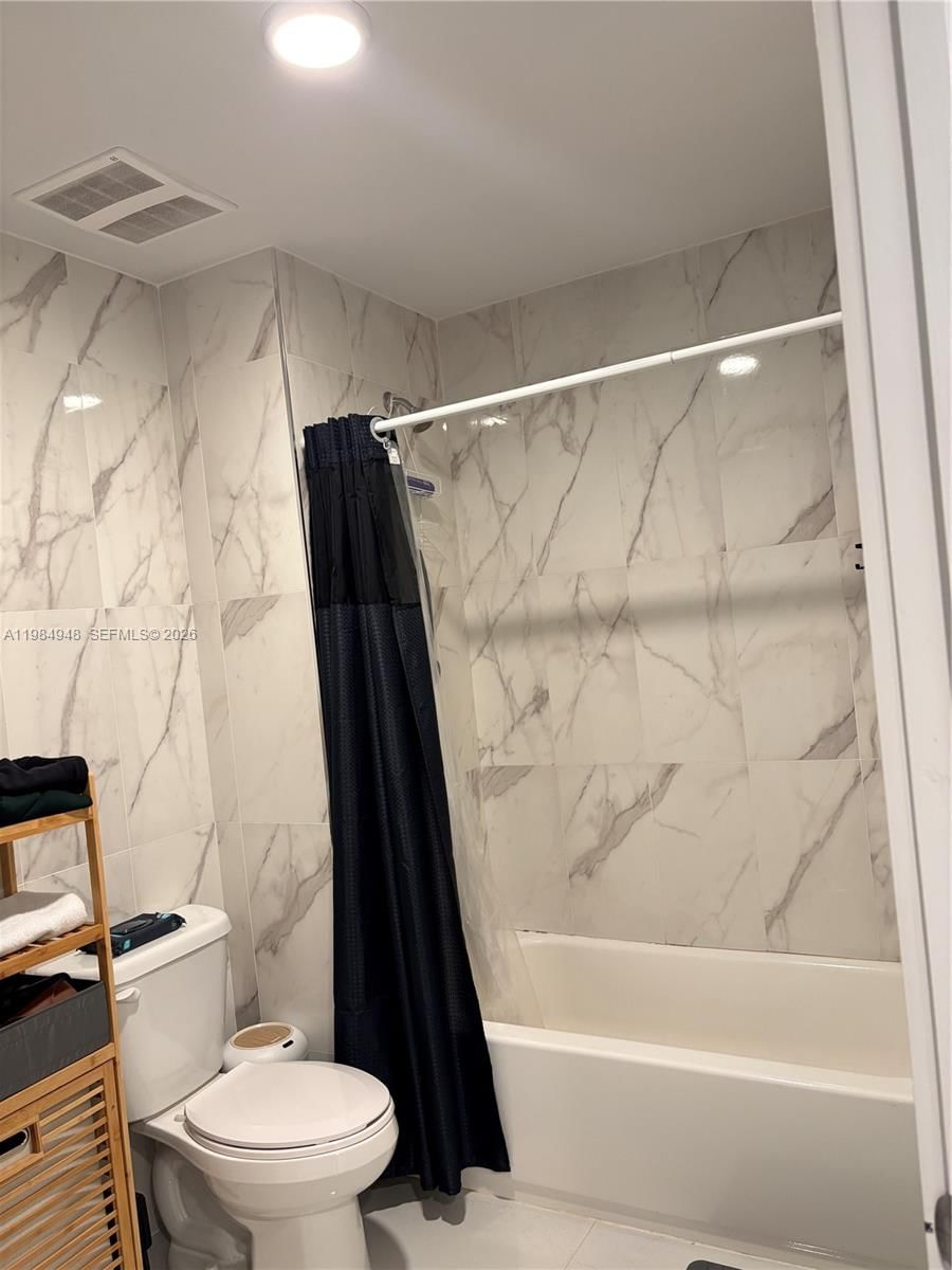 Real estate property located at 10950 82nd St #319, Miami-dade, Islands At Doral 1st Addi, Doral, FL