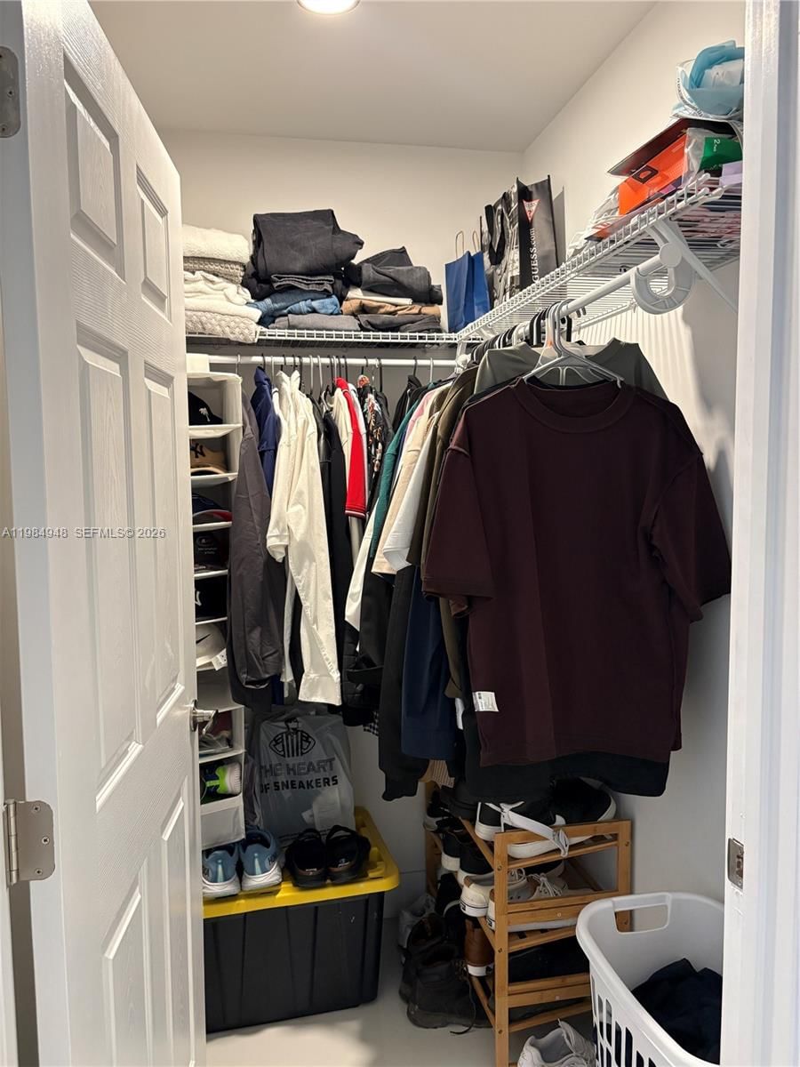 Real estate property located at 10950 82nd St #319, Miami-dade, Islands At Doral 1st Addi, Doral, FL