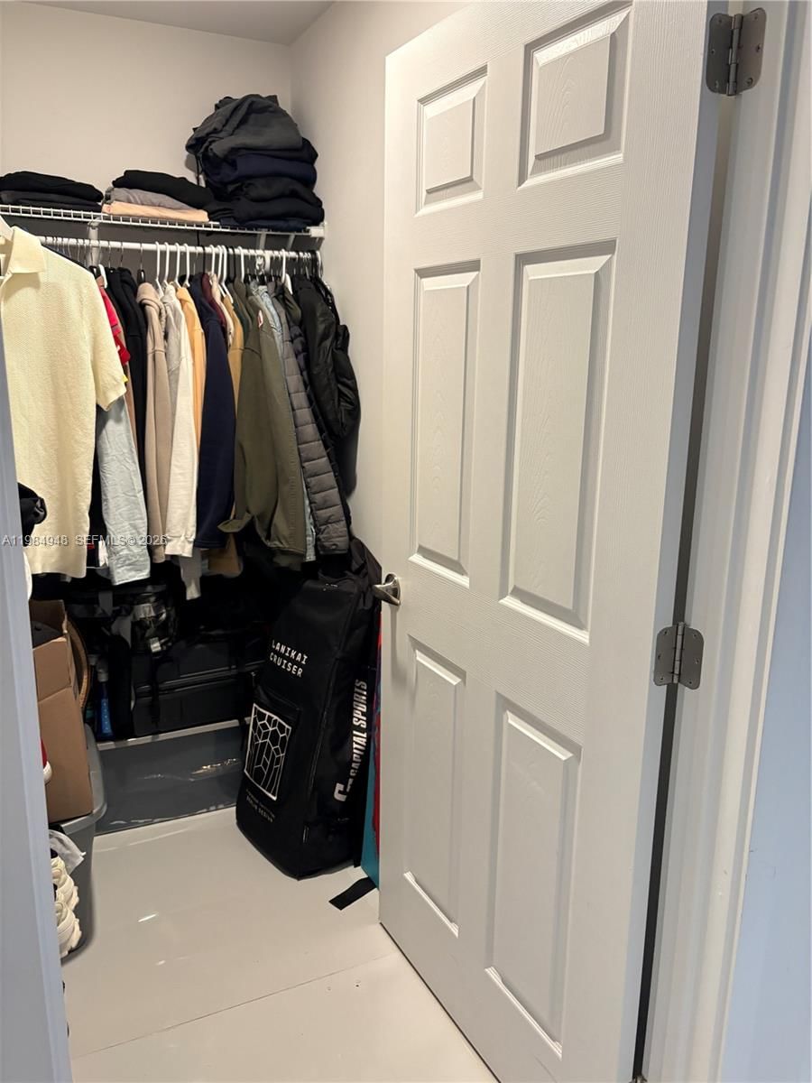 Real estate property located at 10950 82nd St #319, Miami-dade, Islands At Doral 1st Addi, Doral, FL