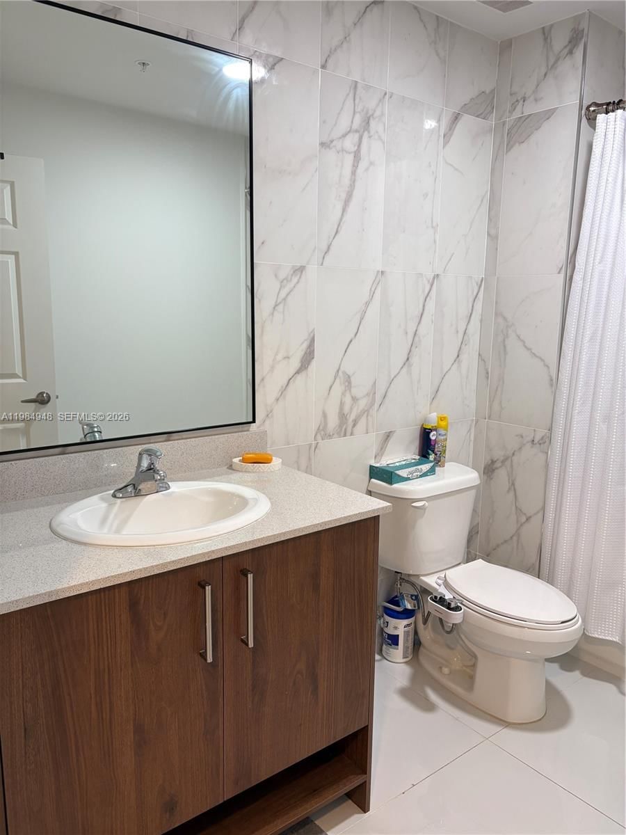 Real estate property located at 10950 82nd St #319, Miami-dade, Islands At Doral 1st Addi, Doral, FL