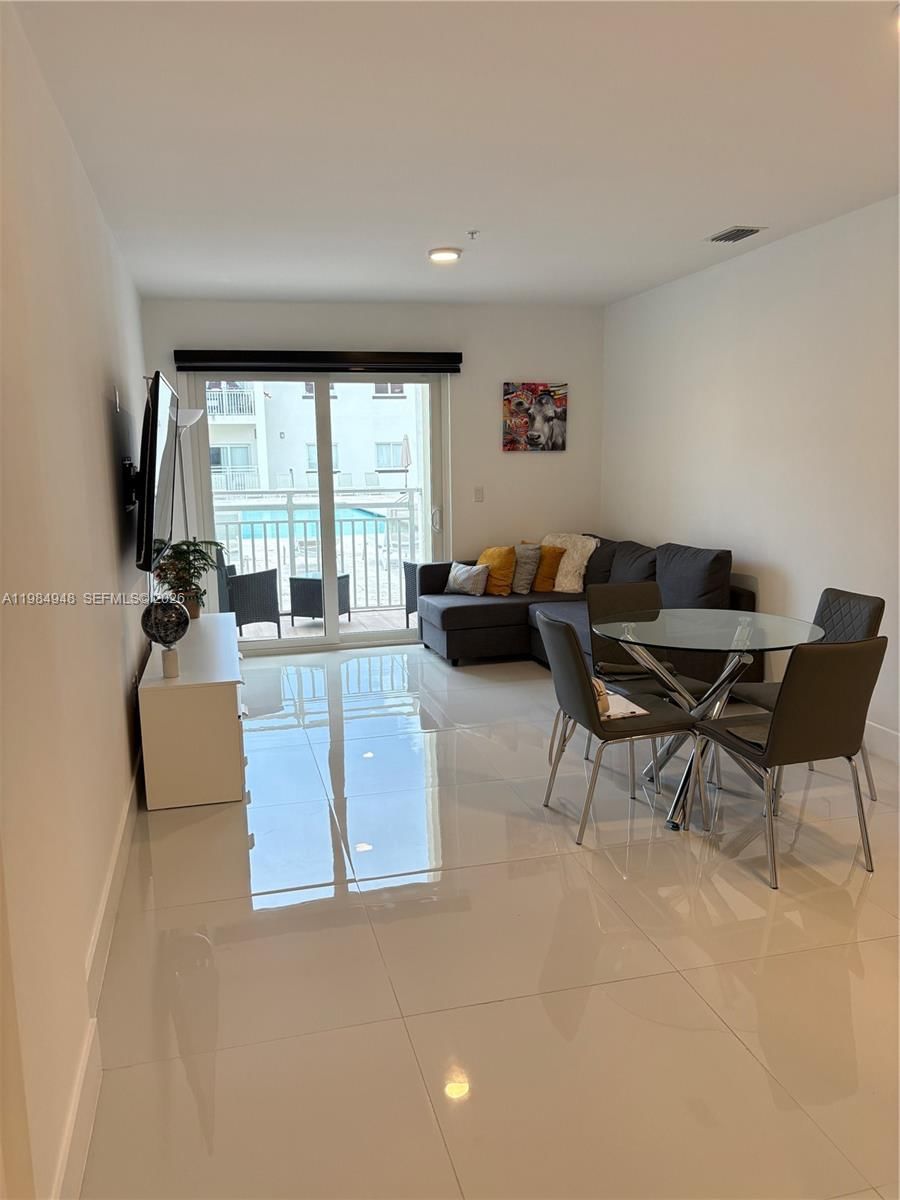 Real estate property located at 10950 82nd St #319, Miami-dade, Islands At Doral 1st Addi, Doral, FL
