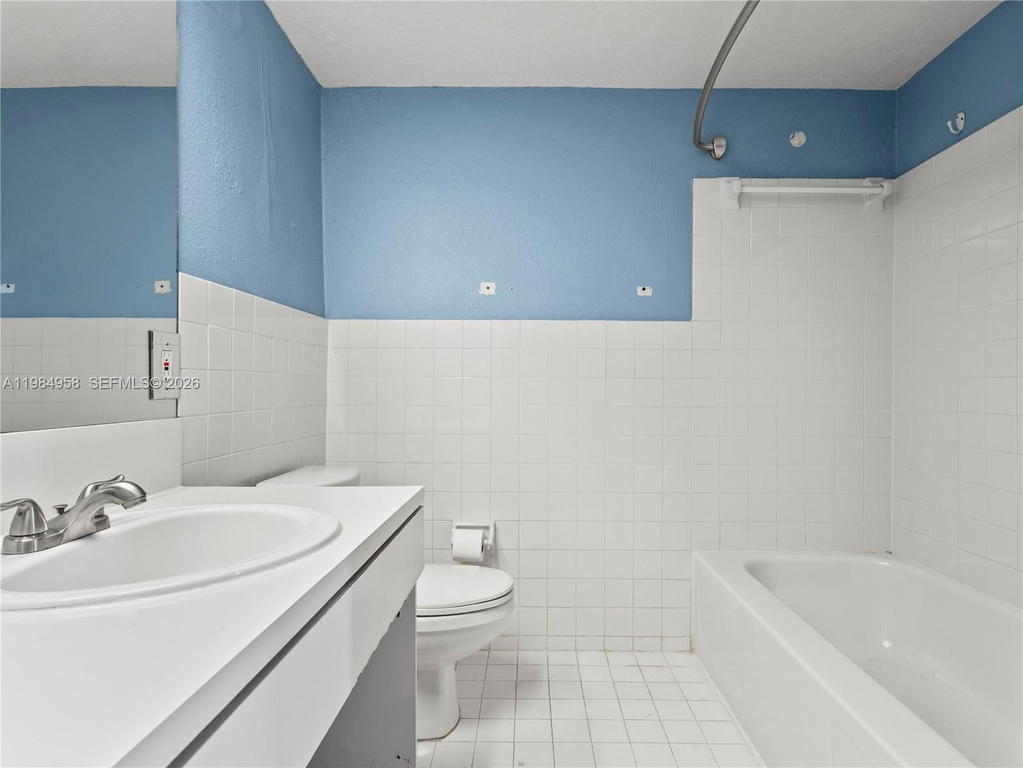 Real estate property located at 6711 Kendall Dr #505, Miami-dade, Villas Of Pinecrest Condo, Pinecrest, FL